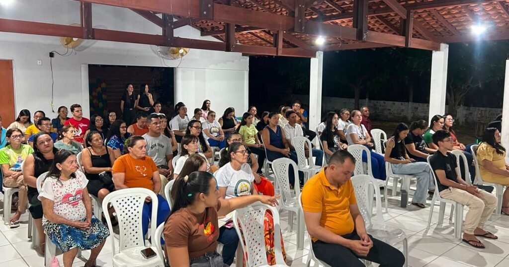 1º Simpósio da Quase-Paróquia Nossa Senhora das Graças reúne comunidade em momento de fé e união.